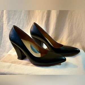 John Fluevog W 9 Gail Black Peruvian Leather 4” Heels Pumps Shoes Discontinued